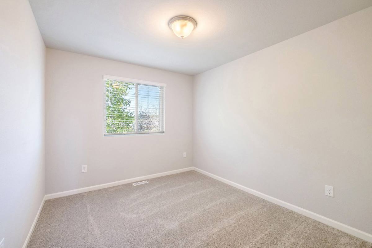 House for rent at 1405 Ridgeview Dr, Greenville, MI 48838