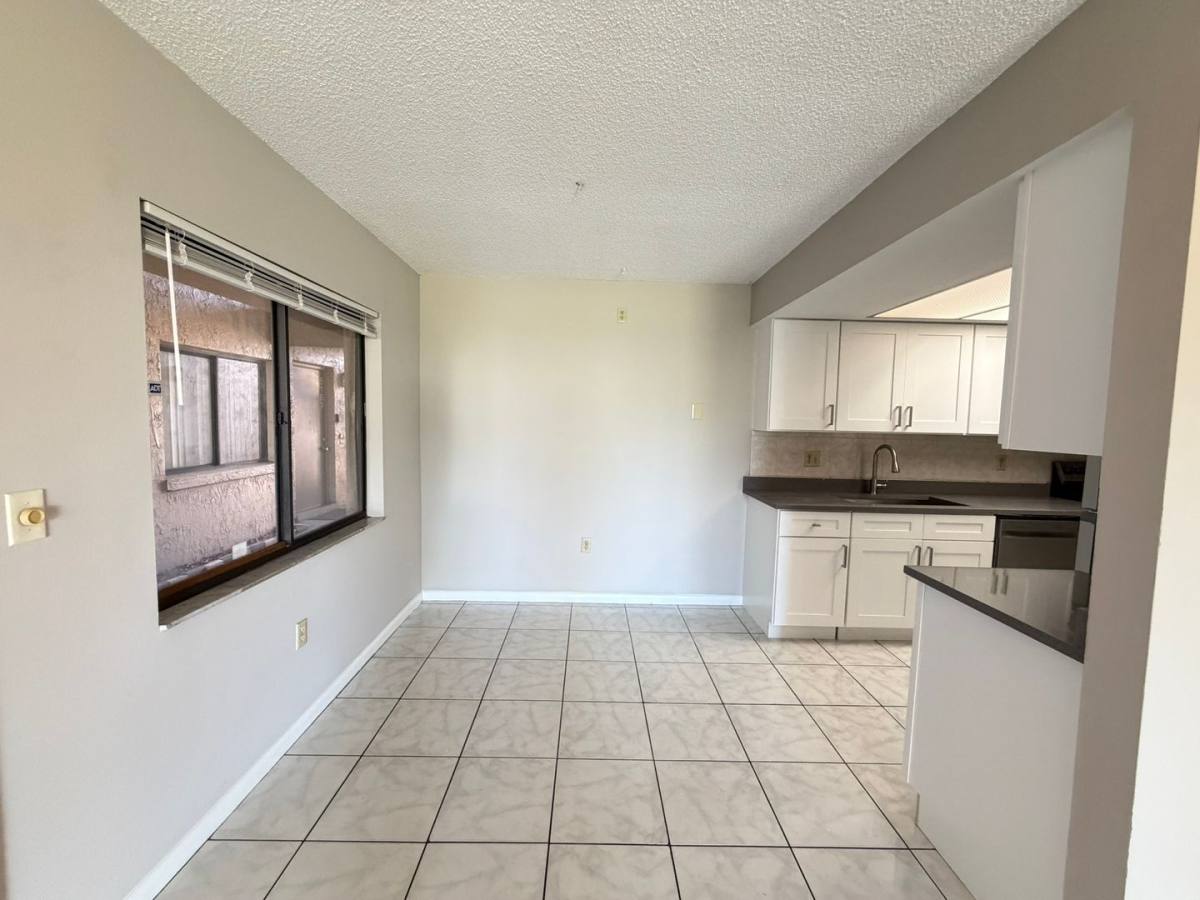 Apartment for rent at 5175 Vineland Rd, Orlando, FL 32811