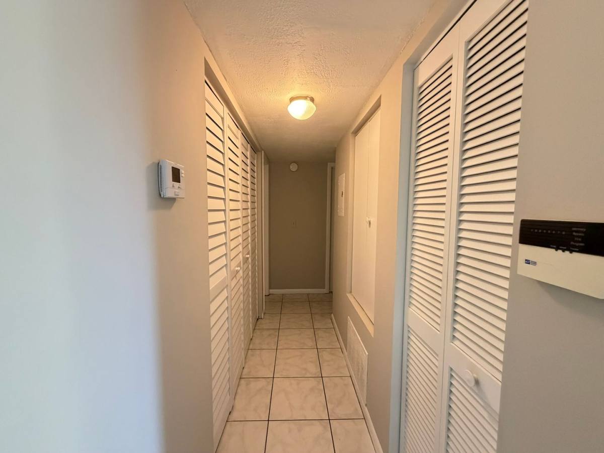 Apartment for rent at 5175 Vineland Rd, Orlando, FL 32811