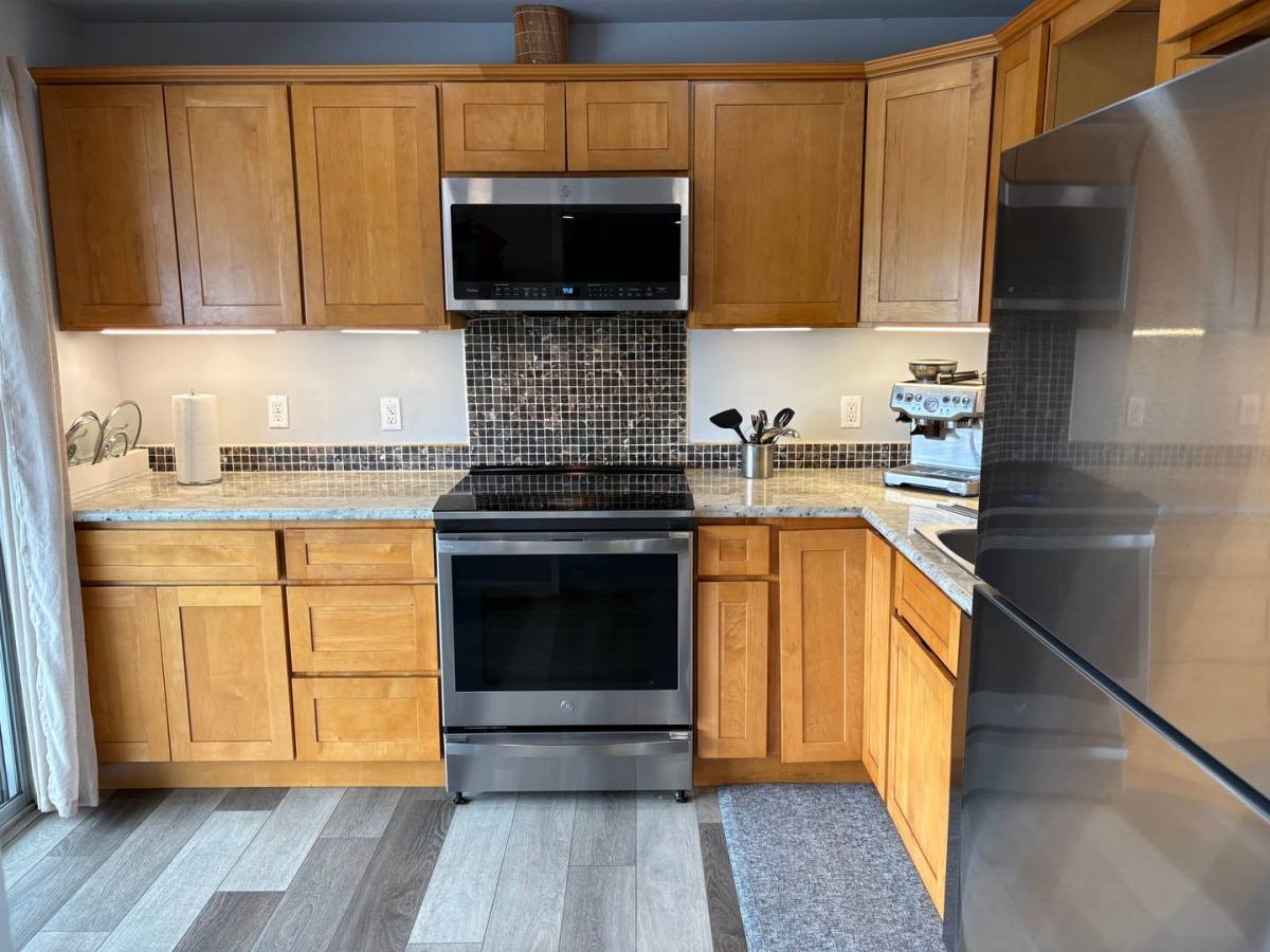 Apartment for rent at 339 Broadway, Alameda, CA 94501