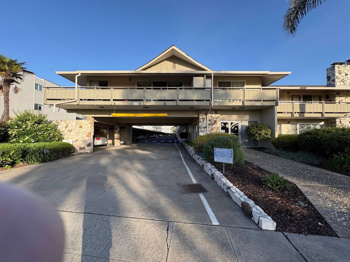 Apartment for rent at 339 Broadway, Alameda, CA 94501