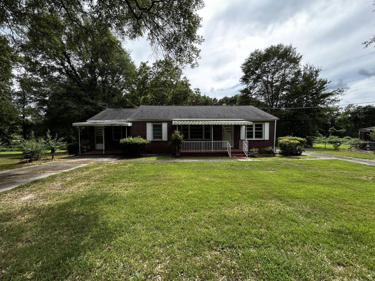 House for rent at 1233 Crenshaw St, Pendleton, SC 29670