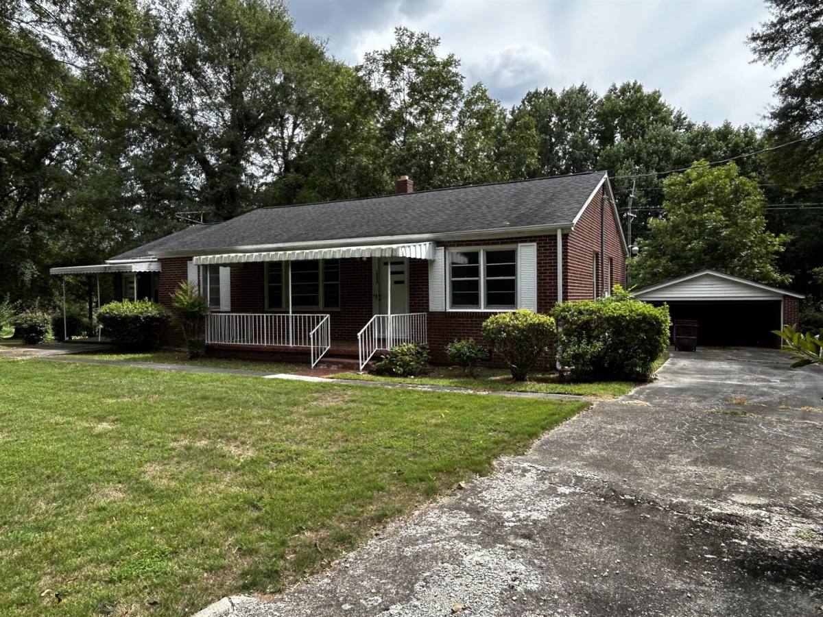 House for rent at 1233 Crenshaw St, Pendleton, SC 29670