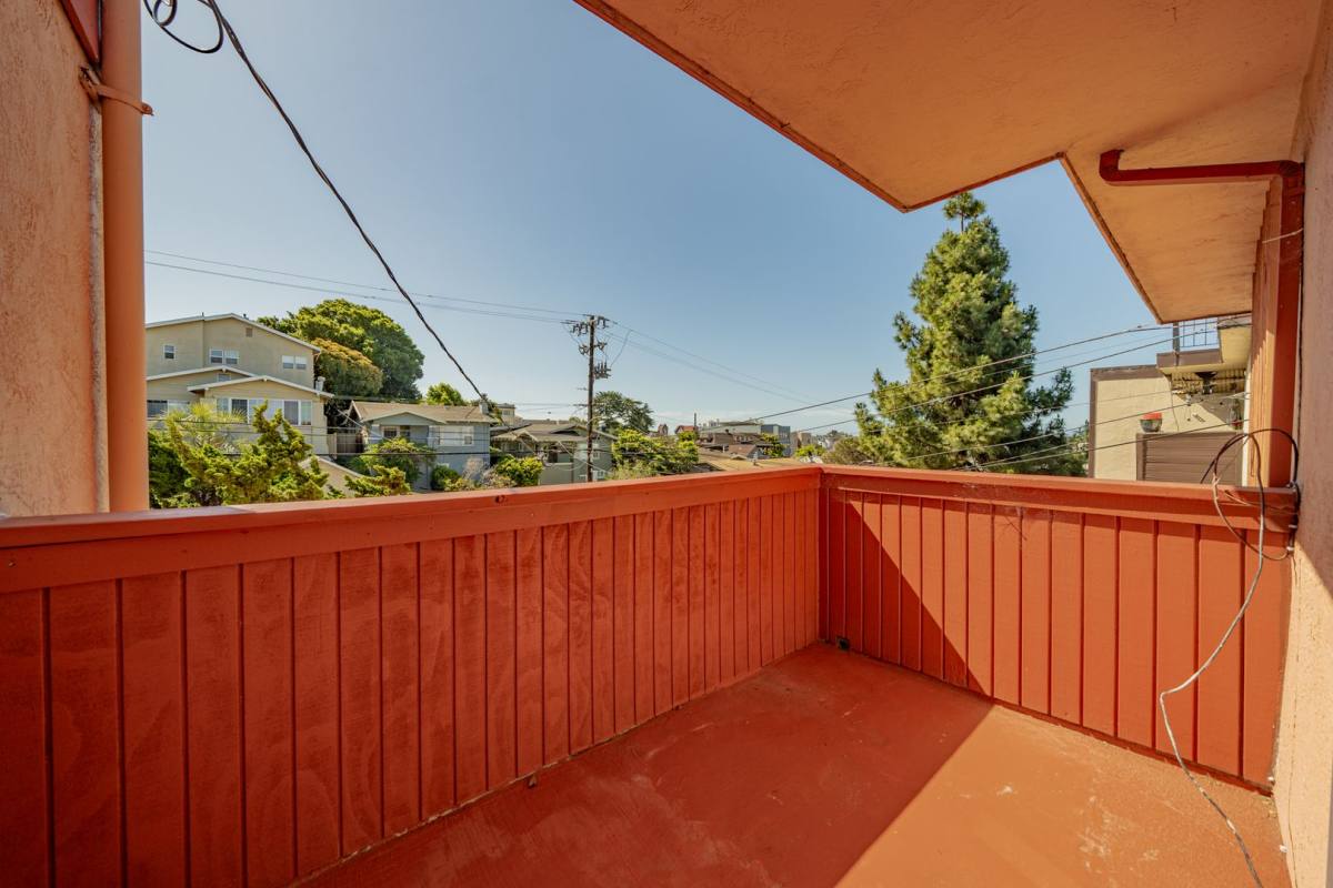 Apartment for rent at 1927 5th Ave, Oakland, CA 94606