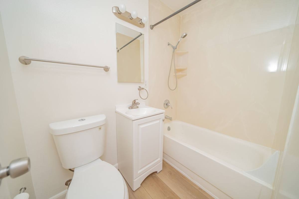 Apartment for rent at 1927 5th Ave, Oakland, CA 94606