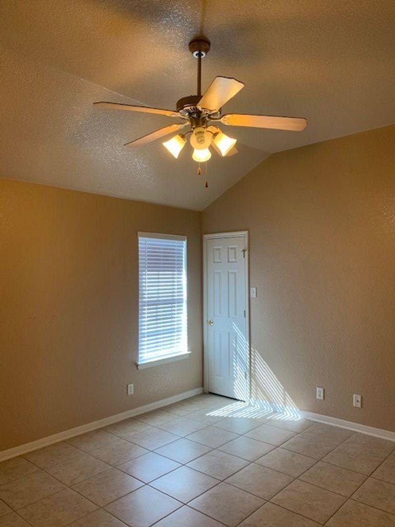 Townhouse for rent at 4904 B Heather Lane, Killeen, TX 76549