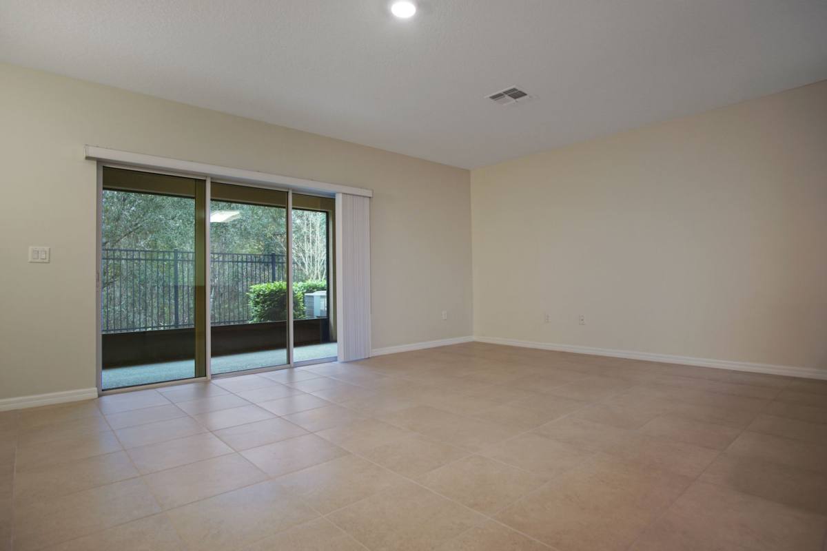 Townhouse for rent at 467 Arbor Lakes Dr, Davenport, FL 33896