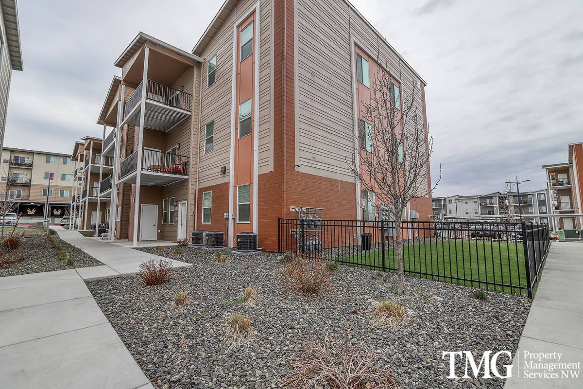 Apartment for rent at 7942 W 10th Ave, Kennewick, WA 99336