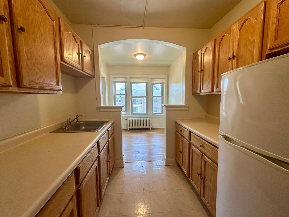 Apartment for rent at 1725 E Park Place, Milwaukee, WI 53211