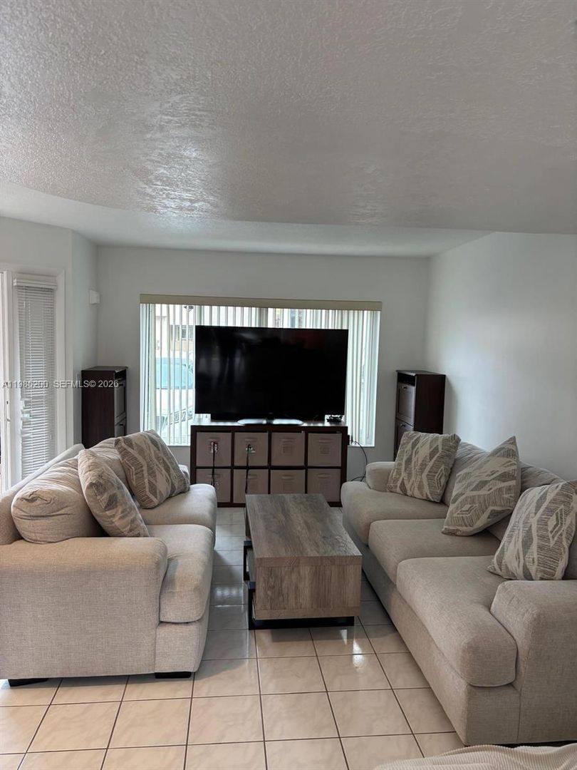 House for rent at 133 Riviera Circle, Fort Lauderdale, FL 33326