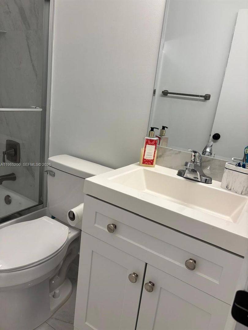 House for rent at 133 Riviera Circle, Fort Lauderdale, FL 33326