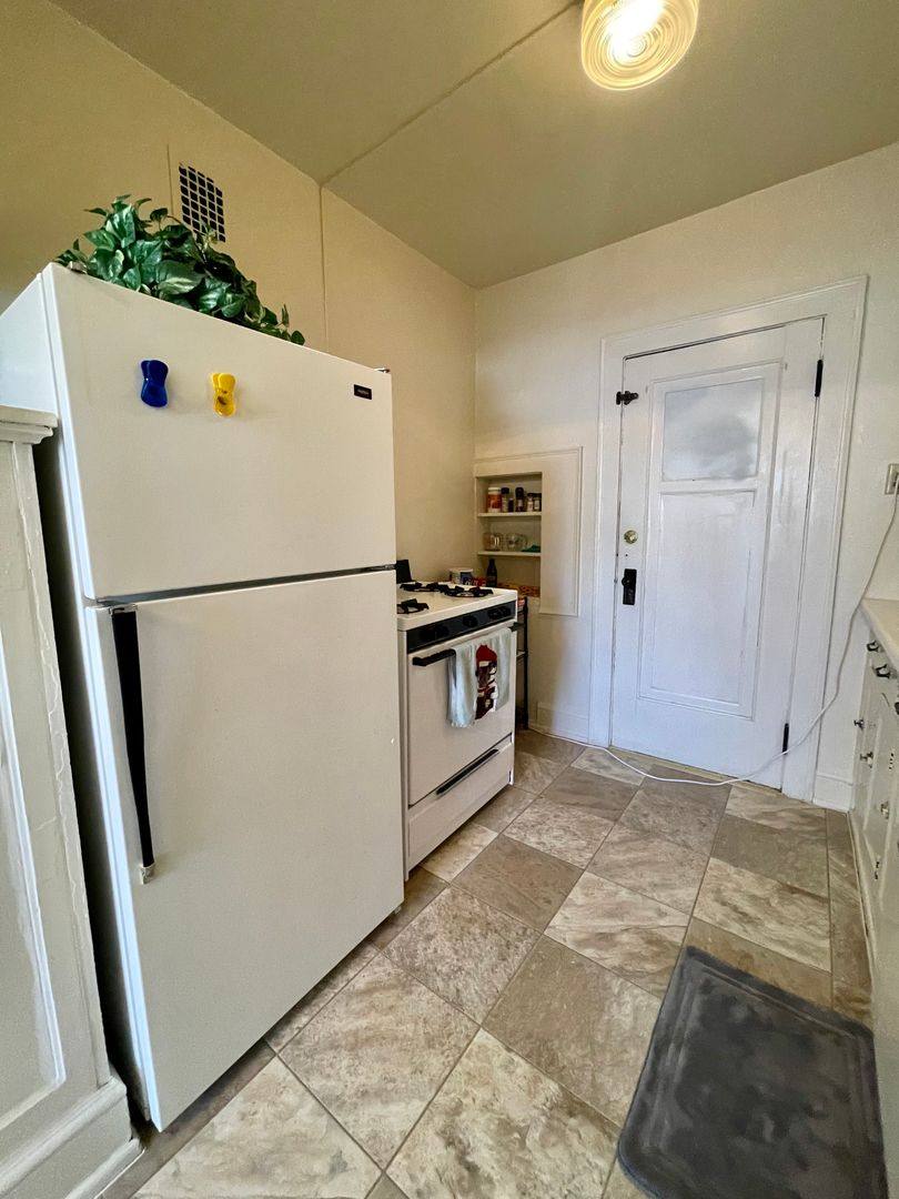 Apartment for rent at 1805 E Park Place, Milwaukee, WI 53211
