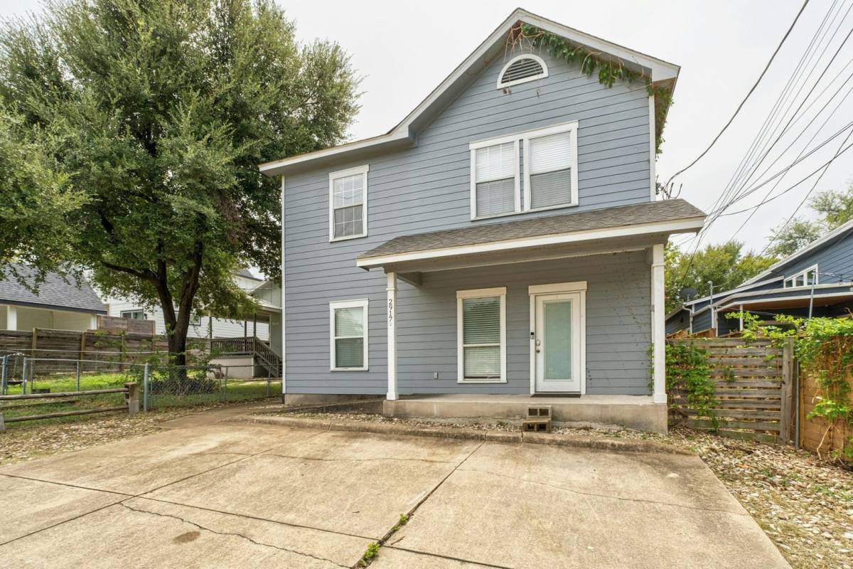 Townhouse for rent at 2917 E 16th St #A, Austin, TX 78702