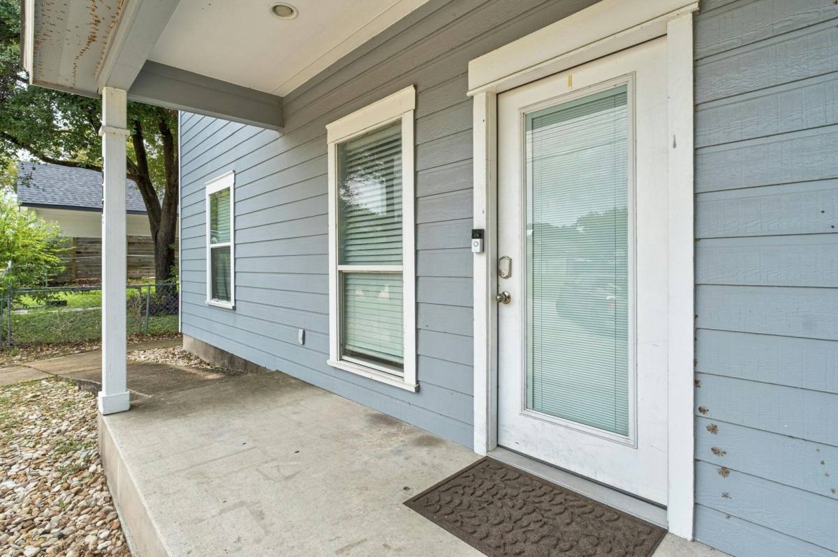Townhouse for rent at 2917 E 16th St #A, Austin, TX 78702