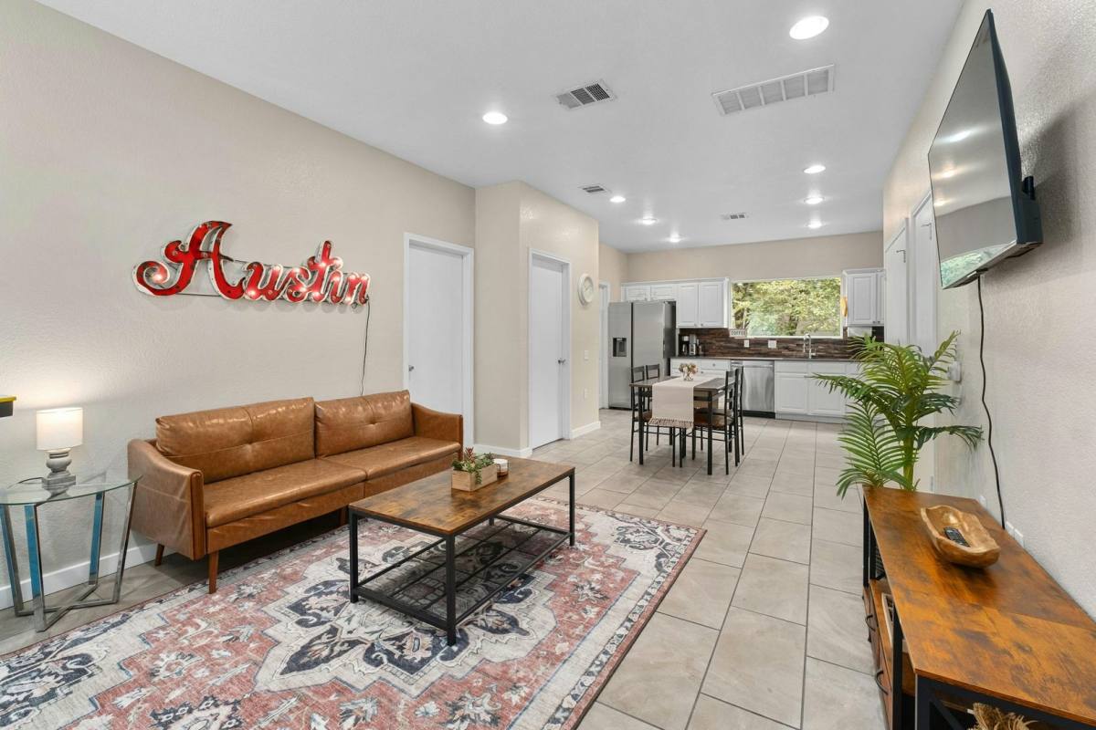 Townhouse for rent at 2917 E 16th St #A, Austin, TX 78702