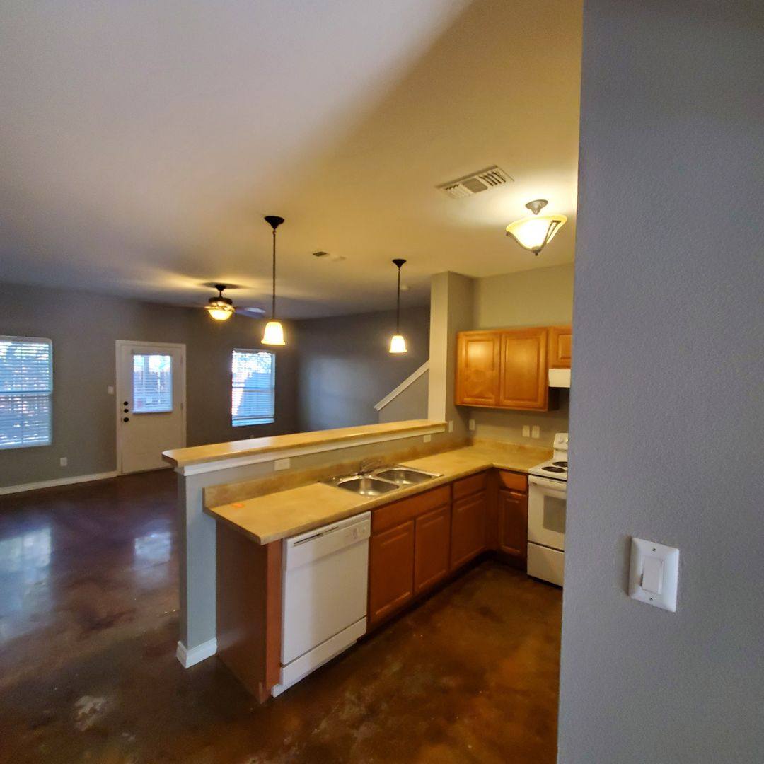 Townhouse for rent at 7811 Kingsbury Way, San Antonio, TX 78240