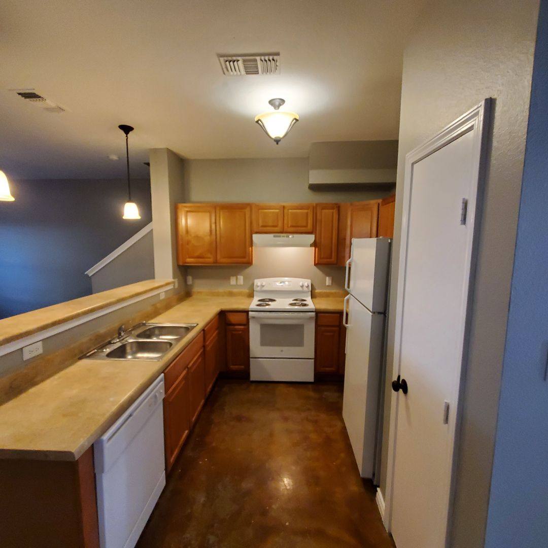 Townhouse for rent at 7811 Kingsbury Way, San Antonio, TX 78240