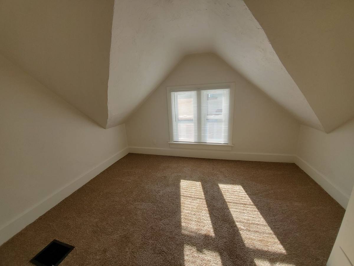 House for rent at 715 Chicago St, Green Bay, WI 54301