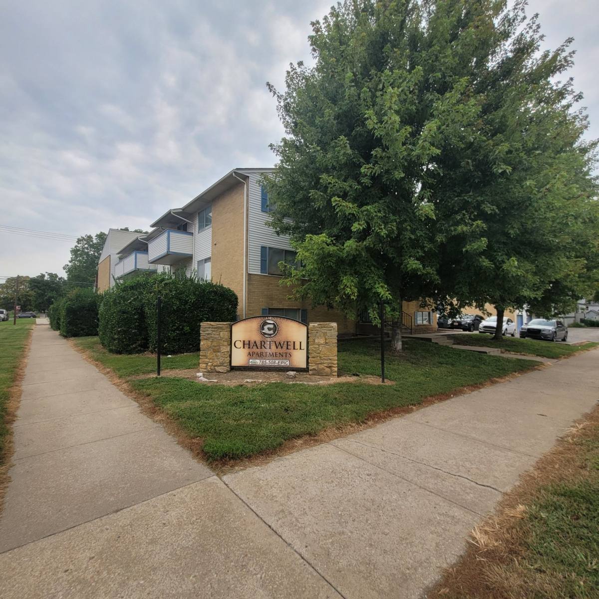 Apartment for rent at 837 SW Tyler St, Topeka, KS 66612