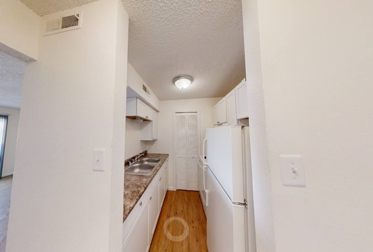 Apartment for rent at 837 SW Tyler St, Topeka, KS 66612