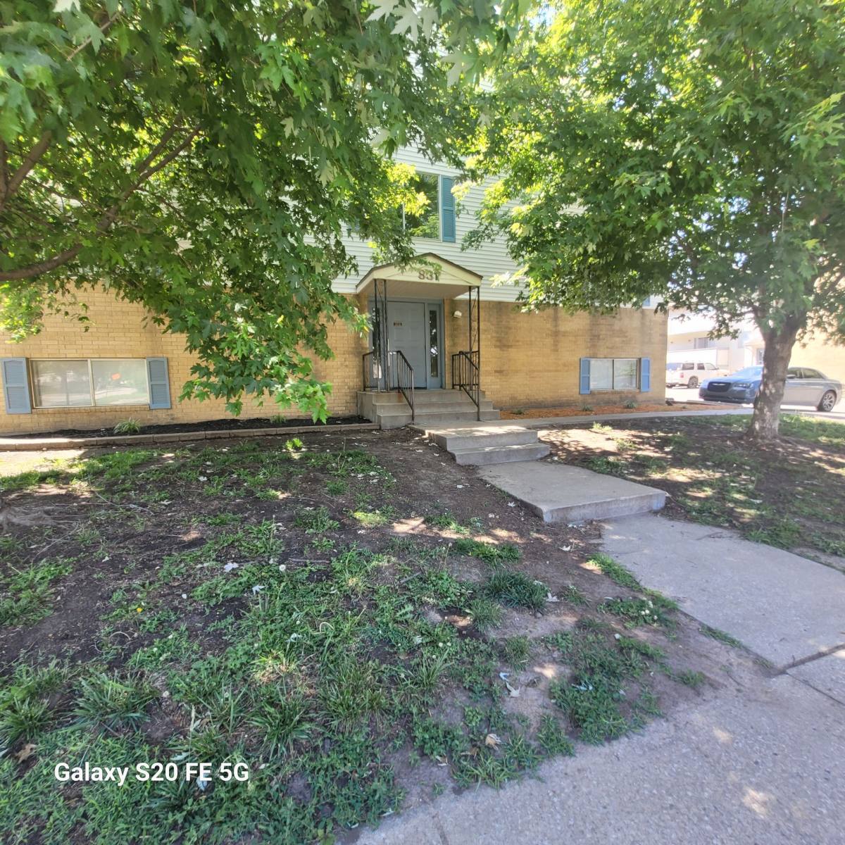 Apartment for rent at 837 SW Tyler St, Topeka, KS 66612