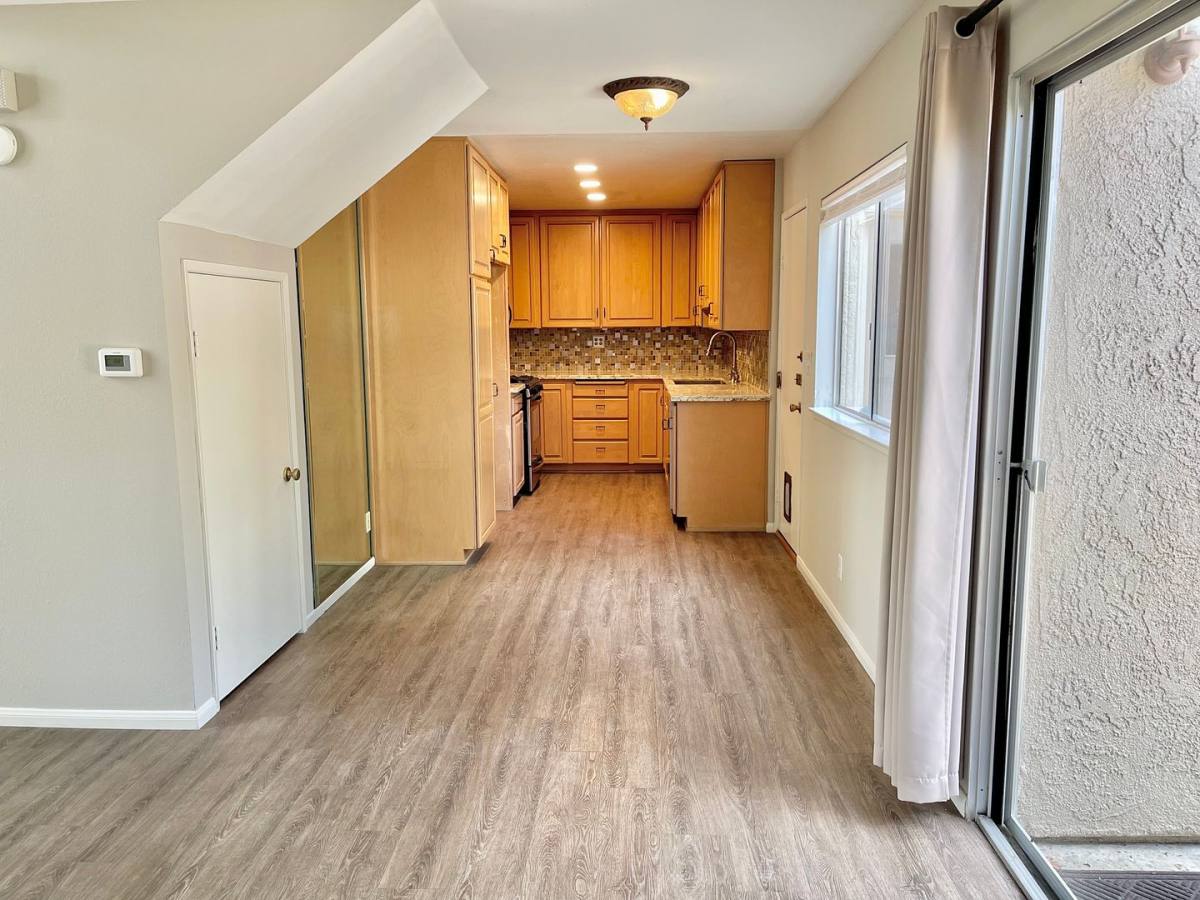Townhouse for rent at 1271 Prairie Dog Circle, Ventura, CA 93003