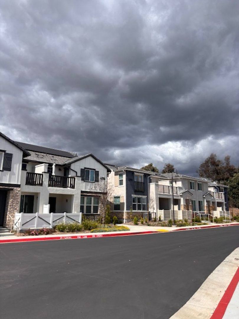 Townhouse for rent at 41987 Isadora St, Murrieta, CA 92562