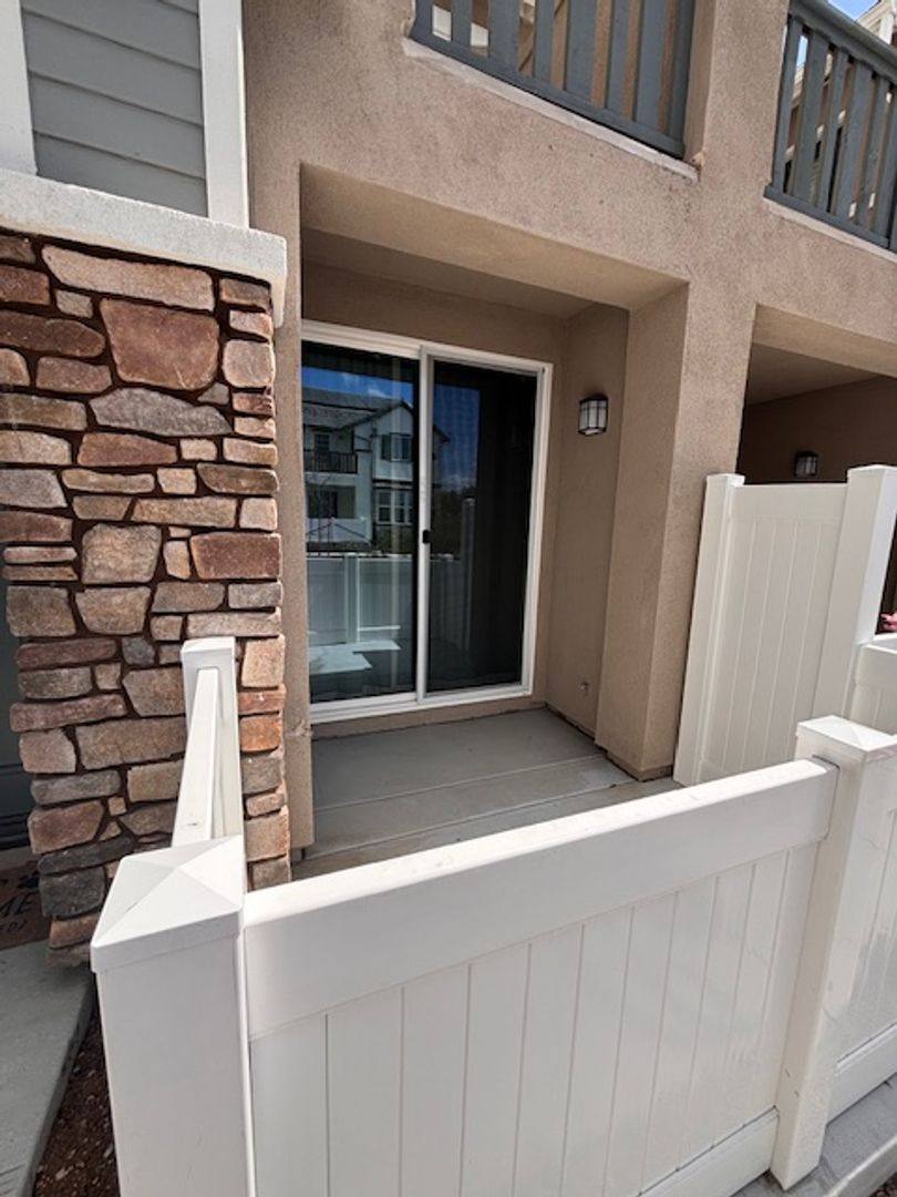Townhouse for rent at 41987 Isadora St, Murrieta, CA 92562