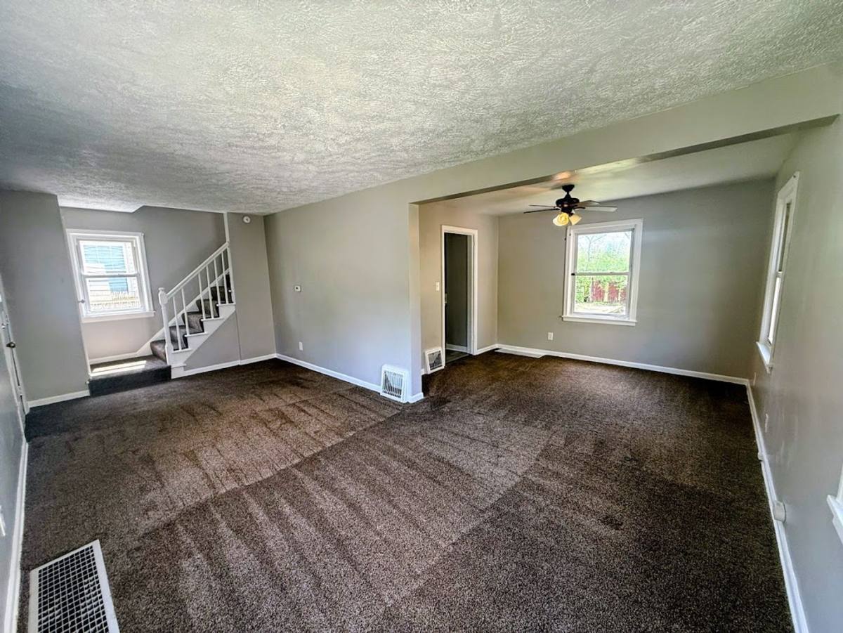 464 Keck Ave, Akron, OH 44305 - House for Rent - Image 2
