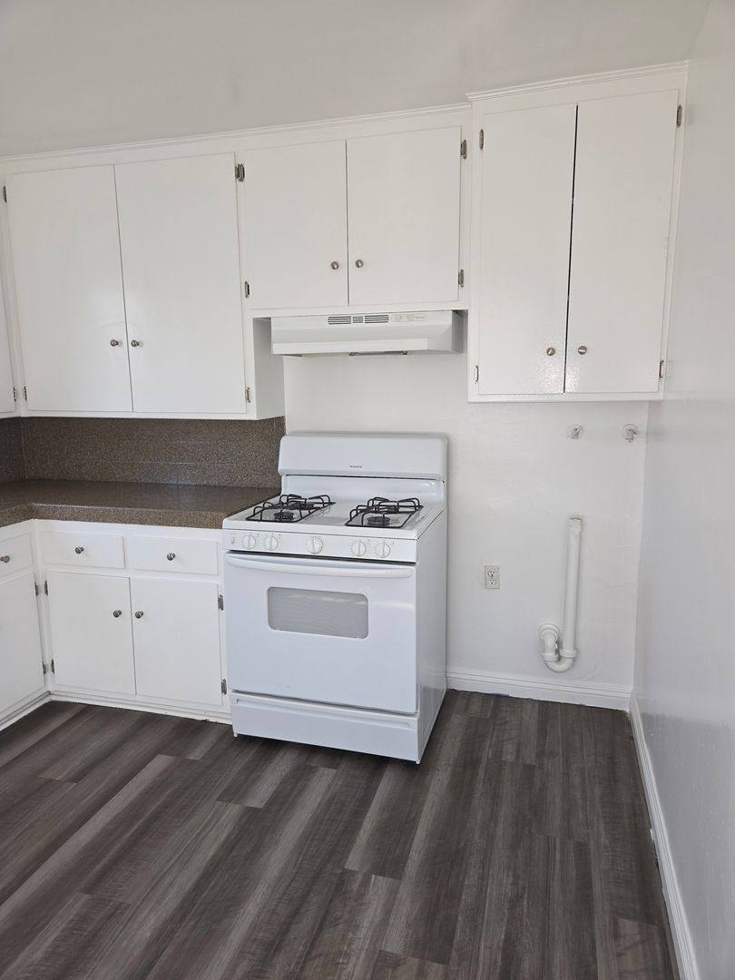 Apartment for rent at 1376 E Date St, Hemet, CA 92544