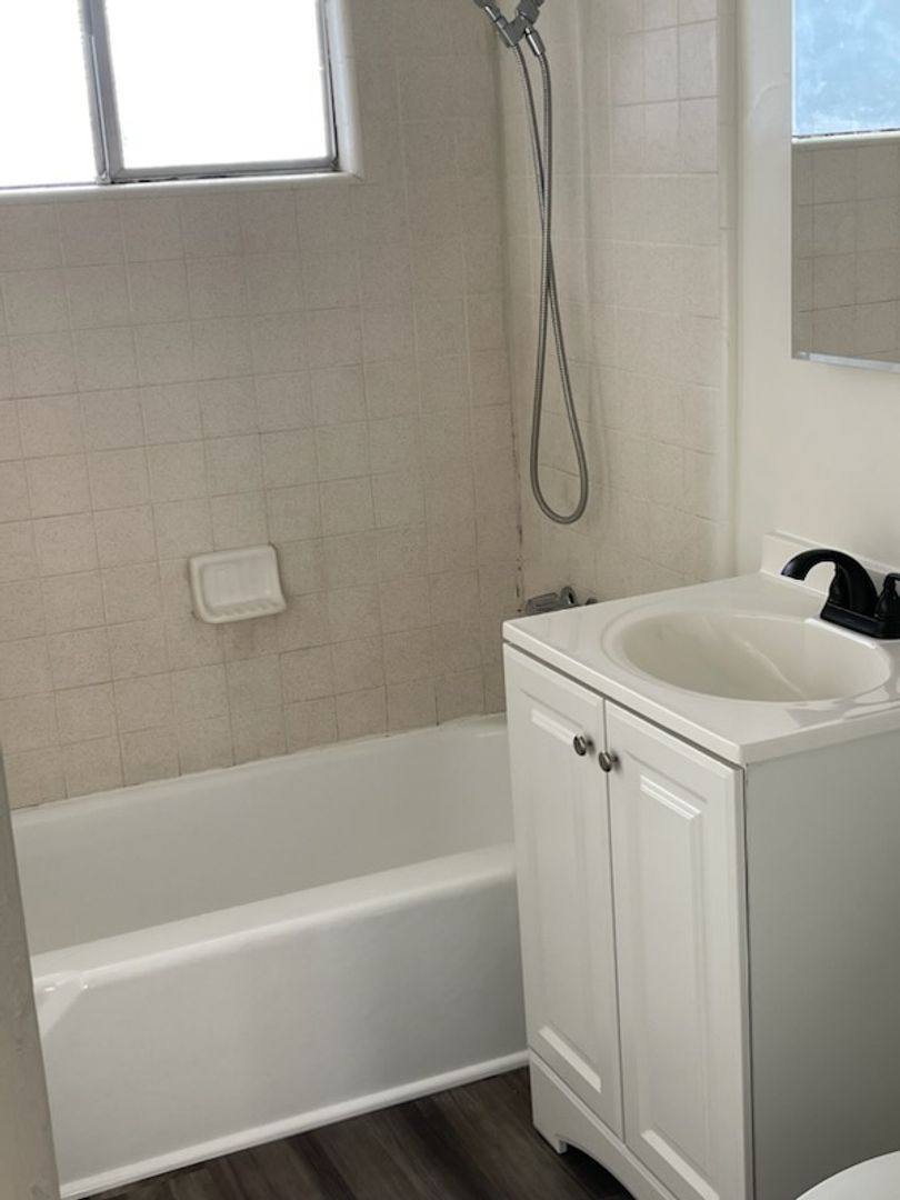 Apartment for rent at 1376 E Date St, Hemet, CA 92544