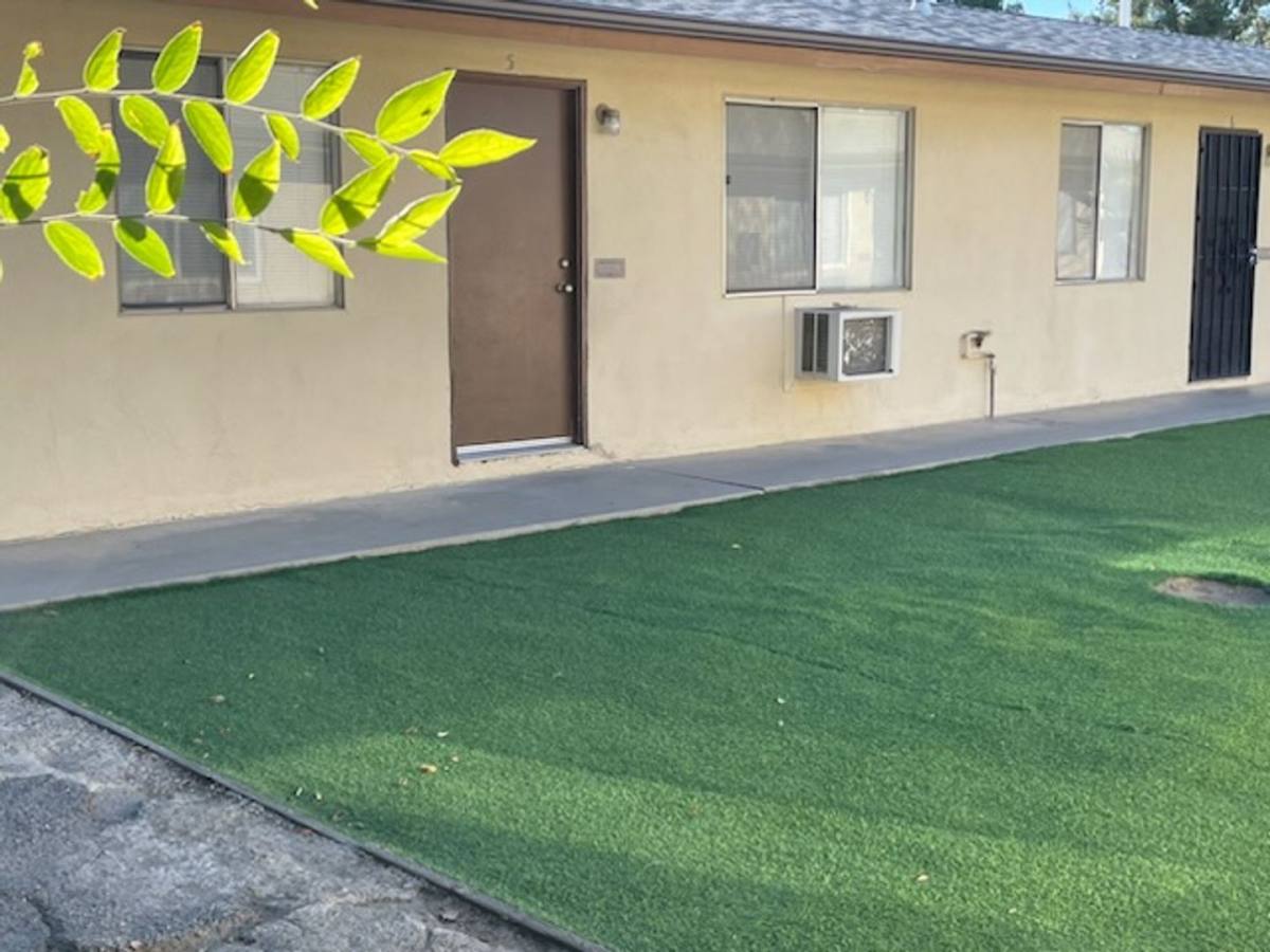 Apartment for rent at 1376 E Date St, Hemet, CA 92544