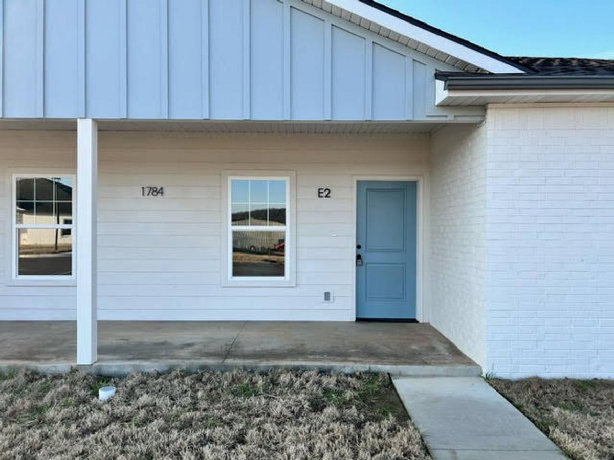 Apartment for rent at 1792 Riverview Dr, Elkins, AR 72727