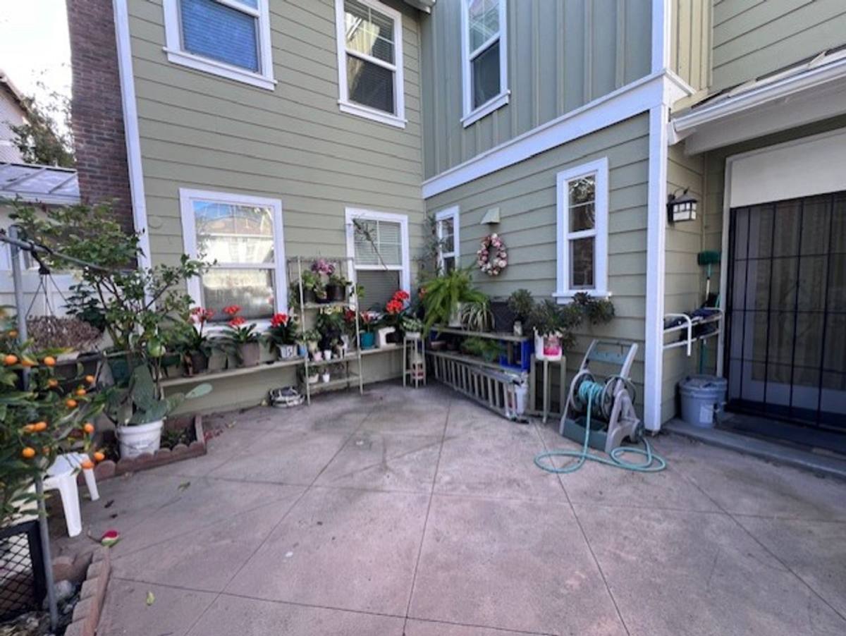 Condo for rent at 18 Thorp Spring, Ladera Ranch, CA 92694