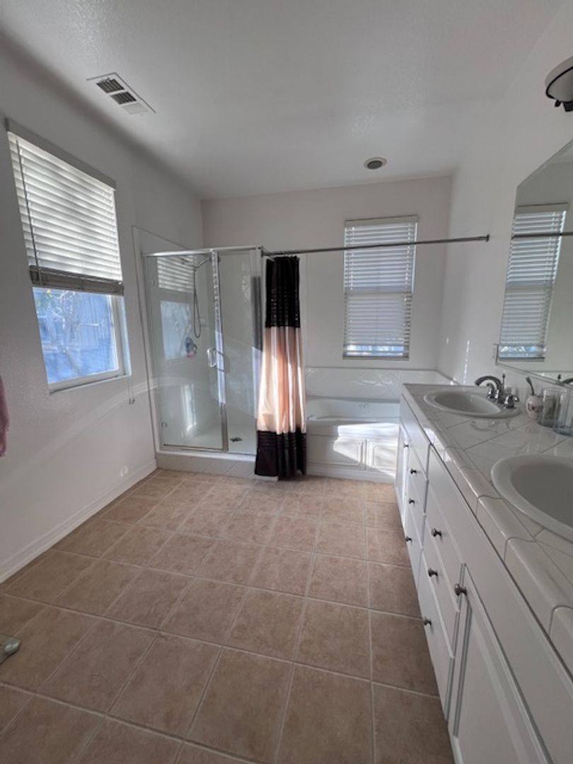 Condo for rent at 18 Thorp Spring, Ladera Ranch, CA 92694