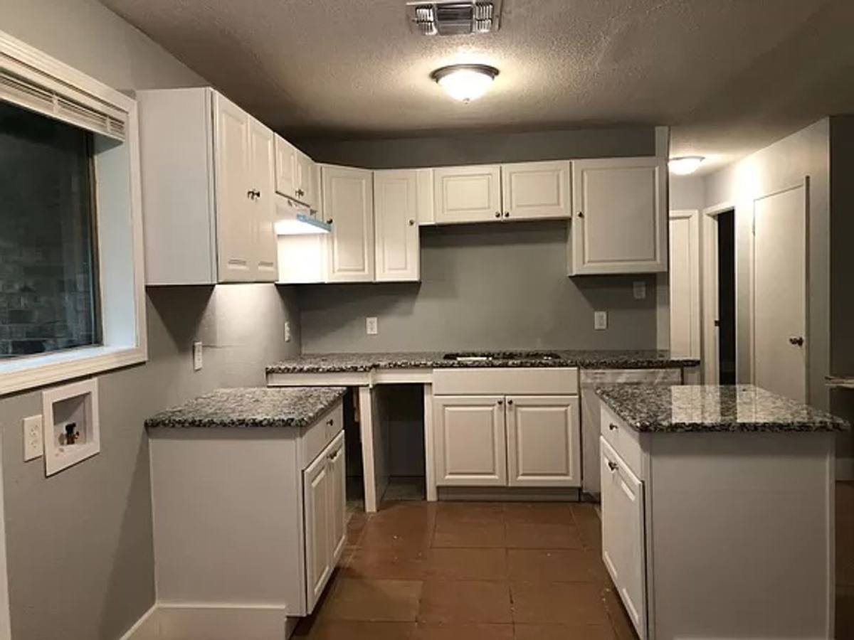 Apartment for rent at 1423 1425 Mahlow, Longview, TX 75601