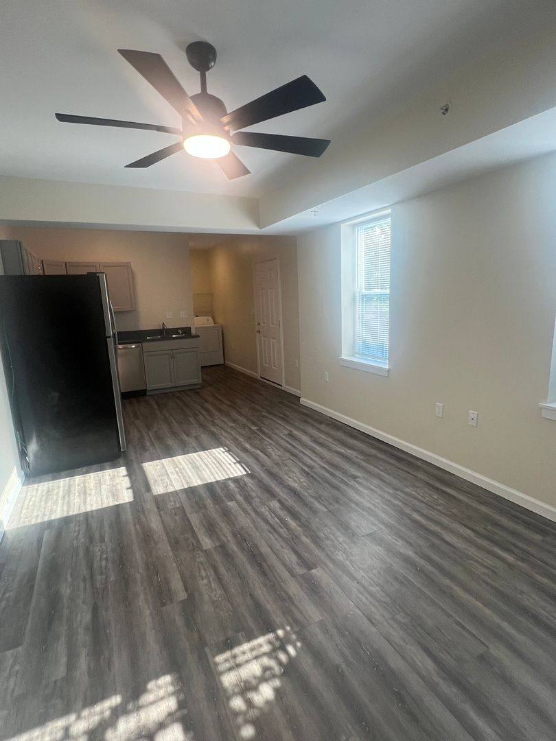 Apartment for rent at 109-111 W Louther St, Carlisle, PA 17013