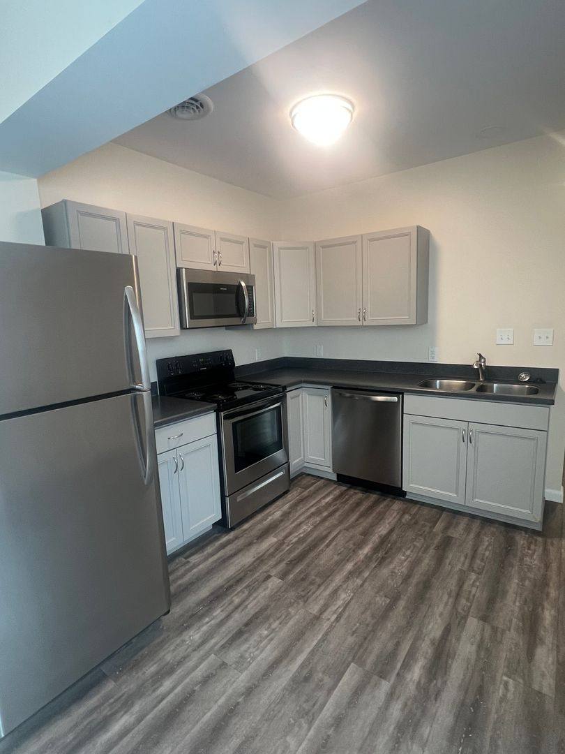 Apartment for rent at 109-111 W Louther St, Carlisle, PA 17013