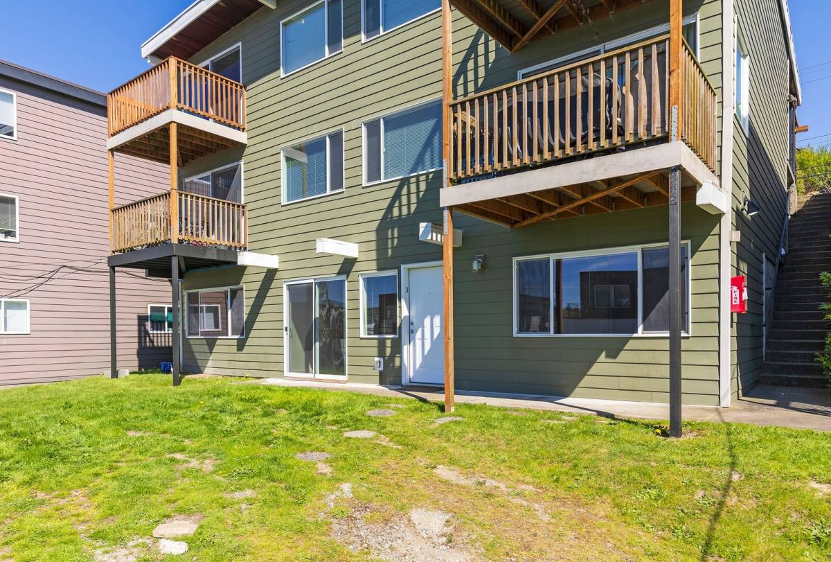 Apartment for rent at 3405 14th Ave W, Seattle, WA 98119