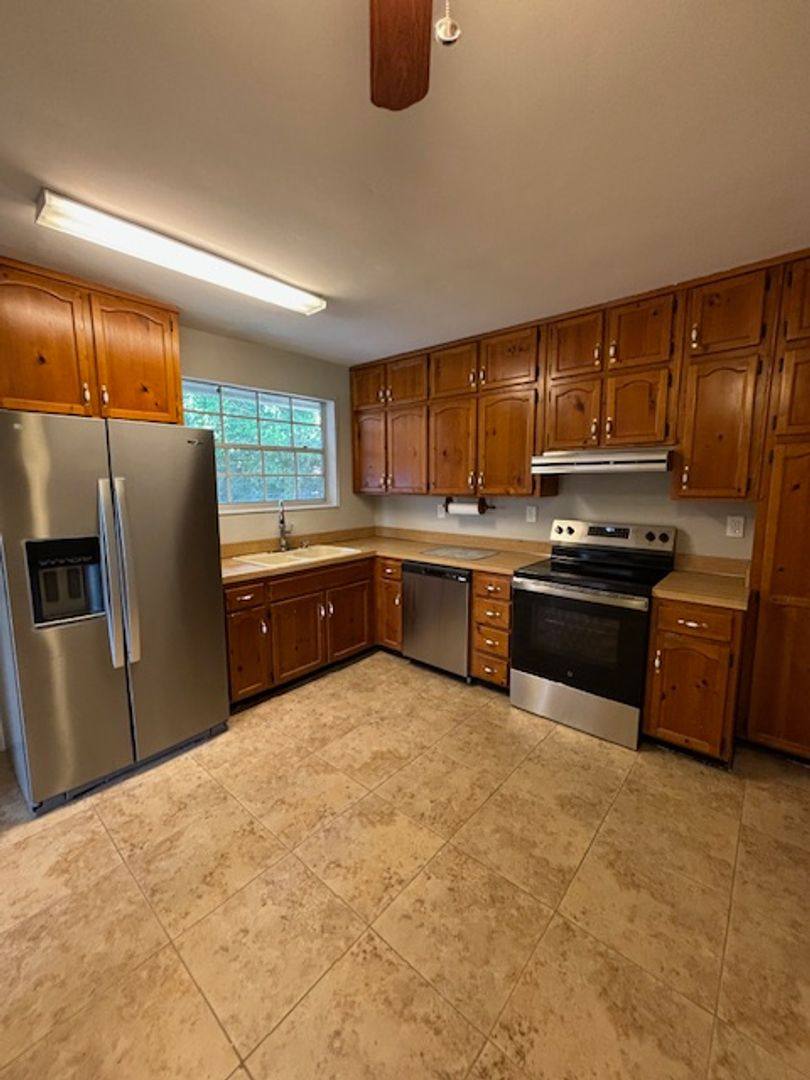 House for rent at 5321 Rollins Ave, Jacksonville, FL 32207