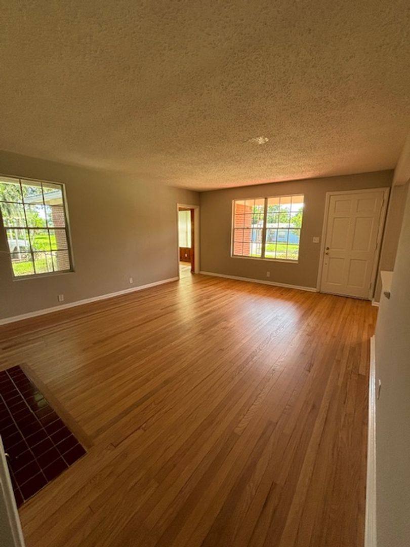 House for rent at 5321 Rollins Ave, Jacksonville, FL 32207