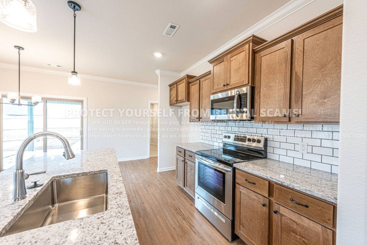 House for rent at 142 N Broyles Ave, Fayetteville, AR 72704