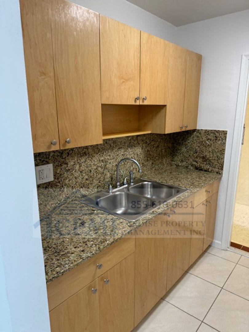 Apartment for rent at 315 S Crescent Dr, Hollywood, FL 33021