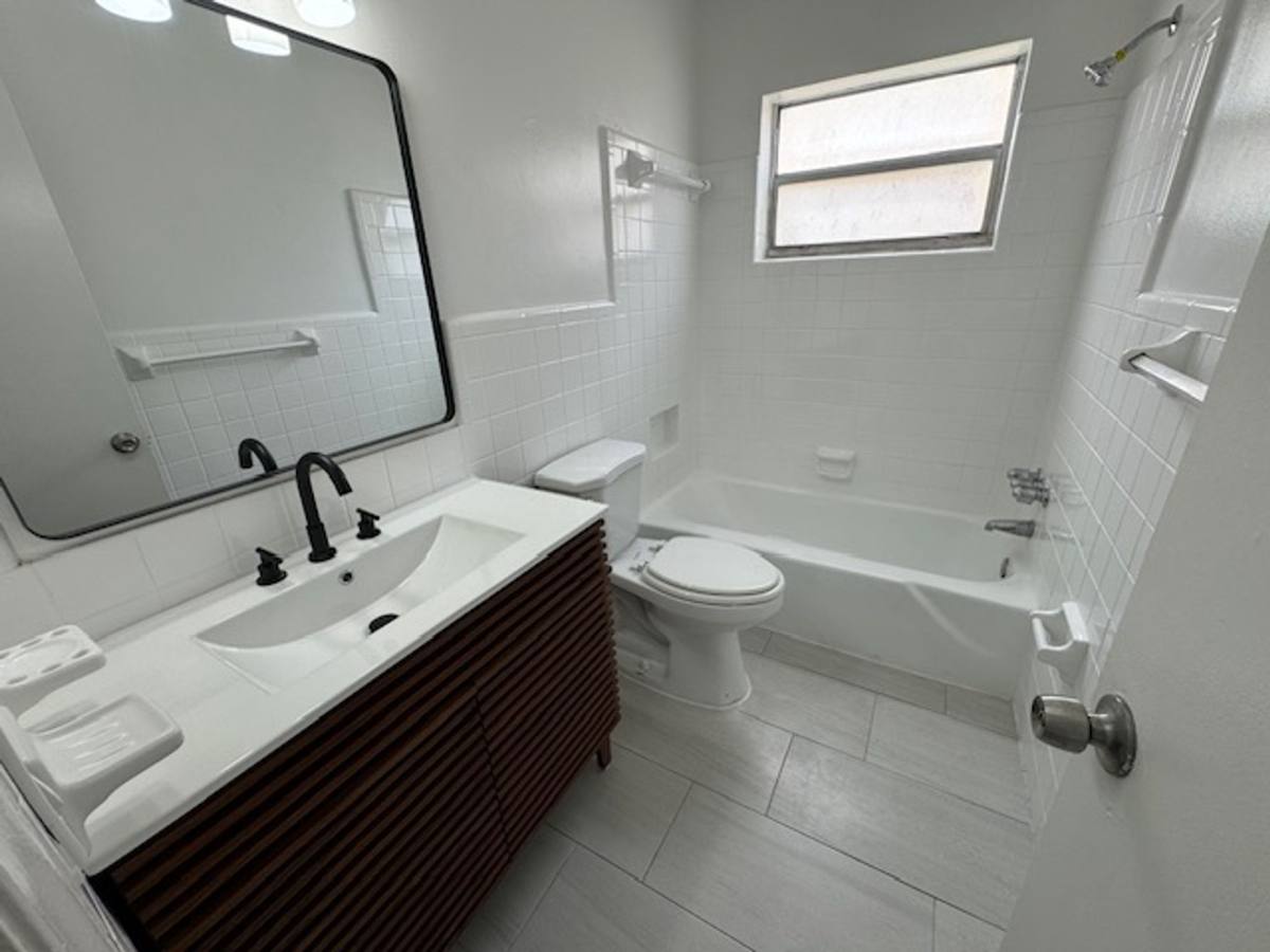 Apartment for rent at 315 S Crescent Dr, Hollywood, FL 33021