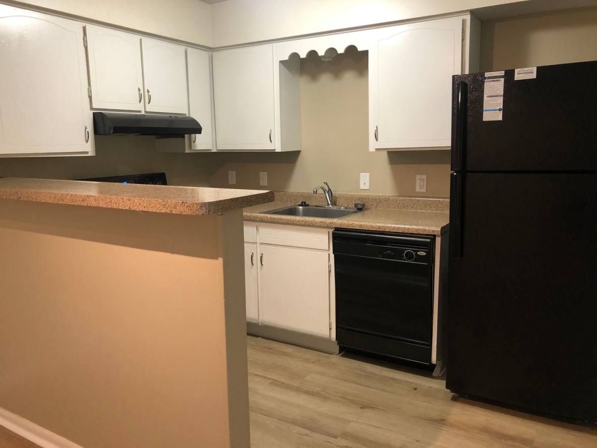 Apartment for rent at 5920 Reeds Rd, Mission, KS 66202