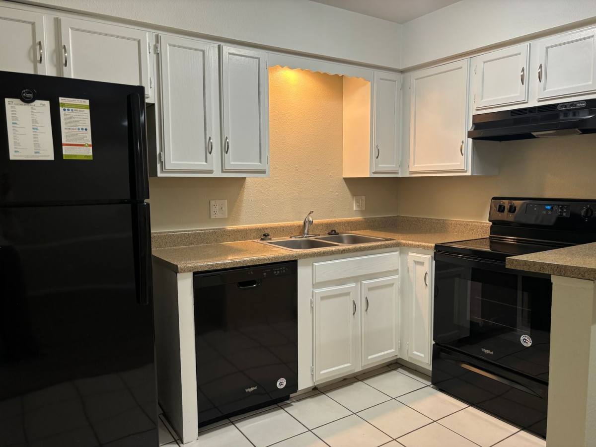 Apartment for rent at 5920 Reeds Rd, Mission, KS 66202