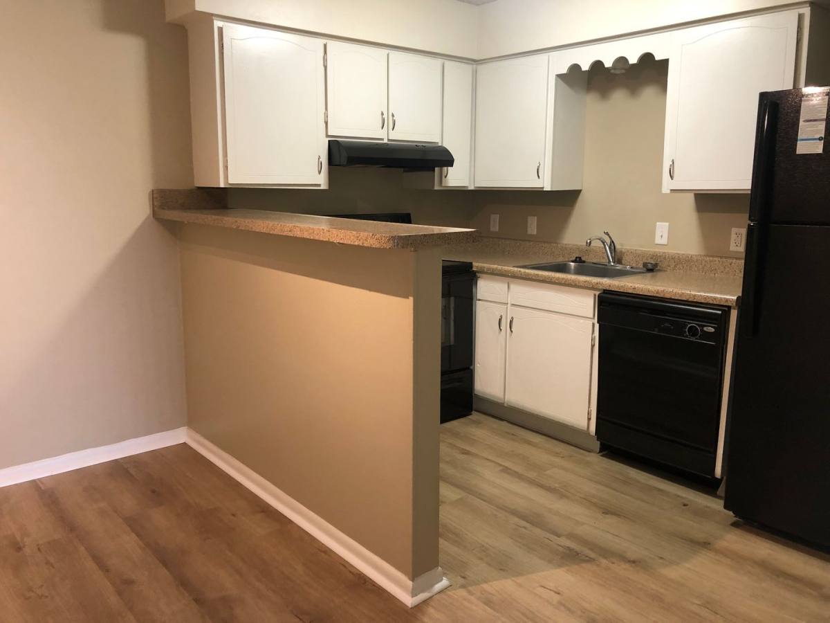 Apartment for rent at 5920 Reeds Rd, Mission, KS 66202