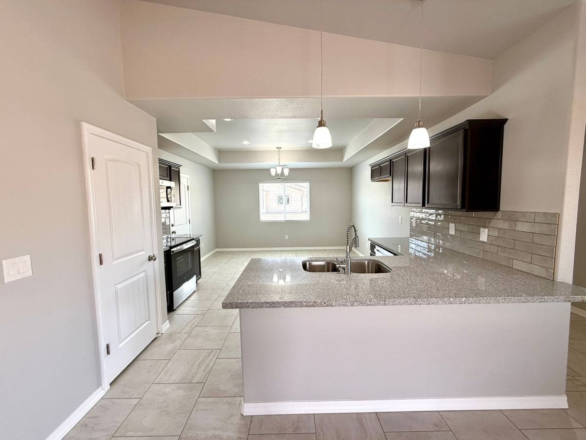 732 Vista Grande, Kingman, AZ 86409 - House for Rent - Image 8