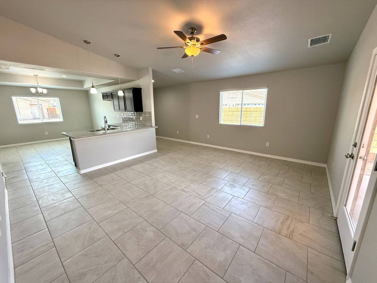 732 Vista Grande, Kingman, AZ 86409 - House for Rent - Image 7