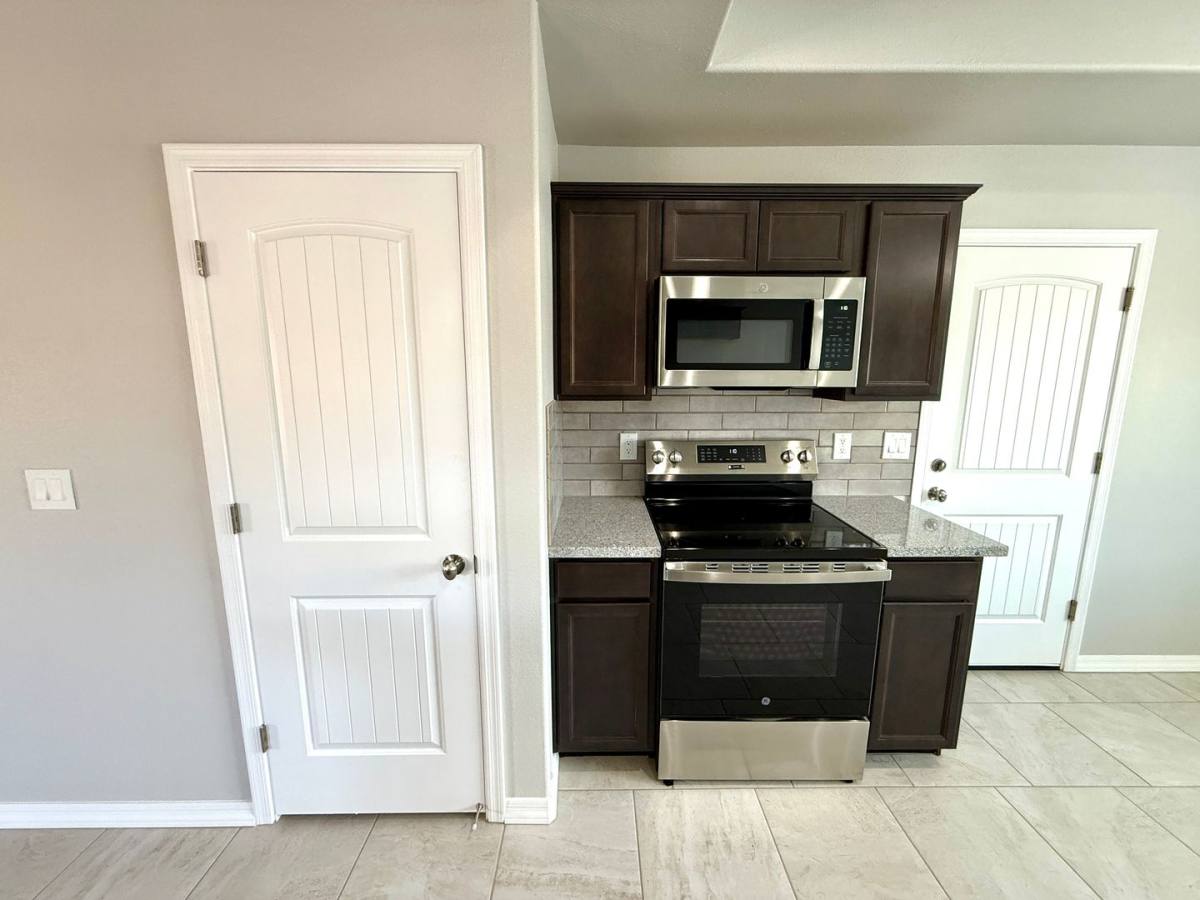 732 Vista Grande, Kingman, AZ 86409 - House for Rent - Image 10